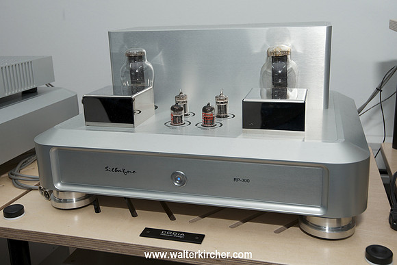 HIGH END 2014: Silbatone RP-300 amplifier feat. Western Electric 300B triode tubes