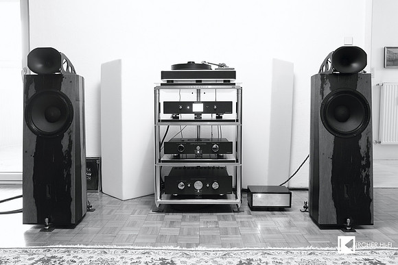 Dr. Feickert Analogue Blackbird + Reed 3P + Lyra Kleos, Accustic Arts: STREAMER ES, TUBE DAC II MK2, POWER I MK3; Blumenhofer Acoustics Genuin FS2, Symposium Acoustics ISIS rack + Rollerblocks
