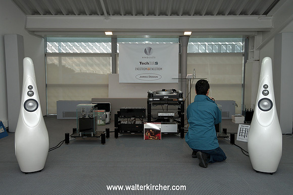 HIGH END 2014: Vivid Audio Giya G2 speakers driven by Engström Lars Type 2 mono amps and new Lars preamp, TechDAS turntable and Jorma