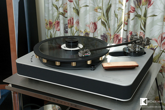 Dr. Feickert Analogue Blackbird turntable