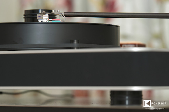 Dr. Feickert Analogue Blackbird turntable