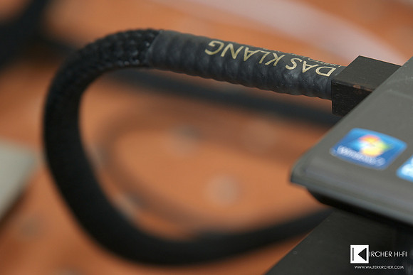 world premiere: Chisto Das Klang Richter usb-cable
