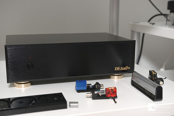 equlaizer box of DS-Audio DS-W1 optical cartridge