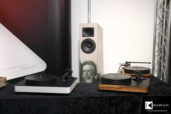 one Dr. Feickert Analogue Blackbird and two Woodpecker record players