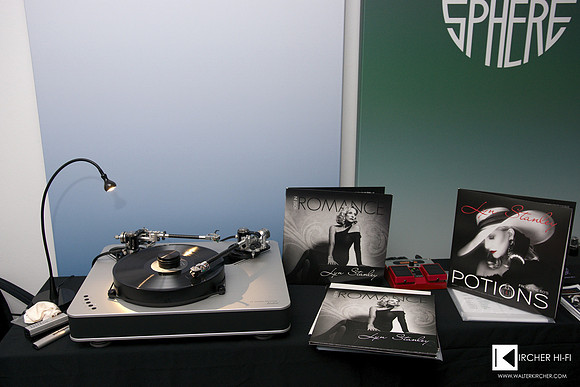 Dr. Feickert Analogue Firebird turntable