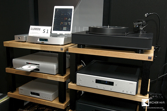 Black Dr. Feickert Analogue Firebird turntable