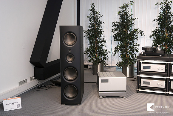 VOVOX Textura Fortis cables firing in Munich Soulution electronics and Magico Q7 speakers