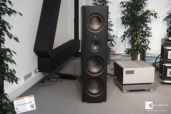 VOVOX Textura Fortis cables firing in Munich Soulution electronics and Magico Q7 speakers