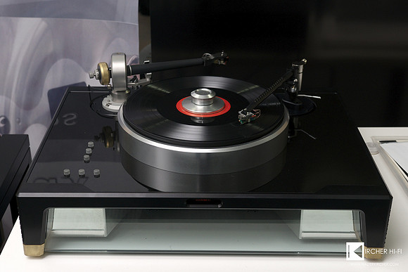 premiere: Mark Dohmann Helix 1 turntable