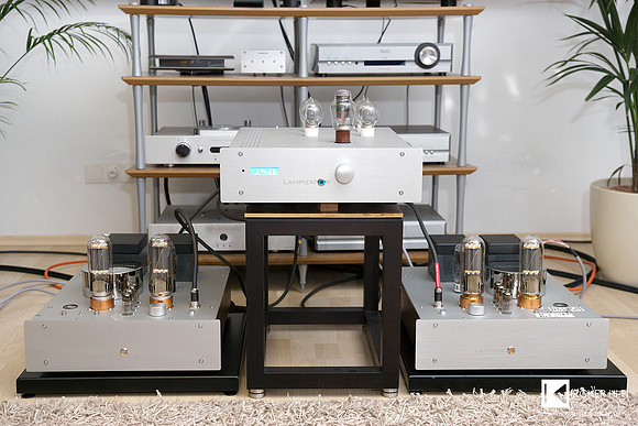 The extravagant Lampizator Big 7 dac was feeded by an Auralic streaming bridge