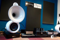 Vienna Physix Diva grandezza horn speakers