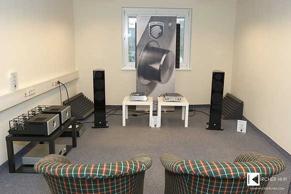 spacey room with Gato Audio speakers and electronics