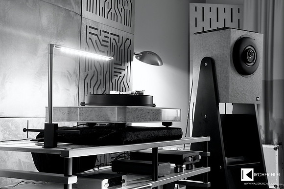 Dr. Feickert Analogue Blackbird record player