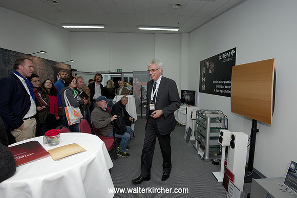 HIGH END 2014: Vince Bruzzese (Totem Acoustic) in the demonstration