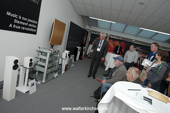 HIGH END 2014: Vince Bruzzese (Totem Acoustic) in the demonstration