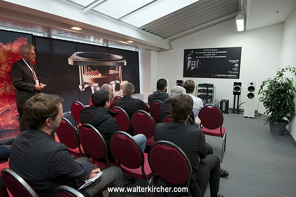 HIGH END 2014: Vince Bruzzese (Totem Acoustic) in the demonstration
