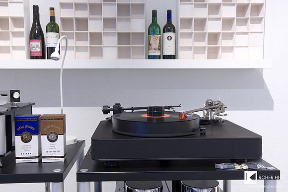 Dr. Feickert Analogue Blackbird record player