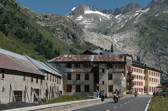 Furka Pass: Hotel Glacier du Rhone in Gletsch, 1759m