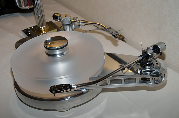 Klangbilder 2012 - Accustic Arts electronics and Totem Acoustic Elements loudspeaker, Transrotor turntable