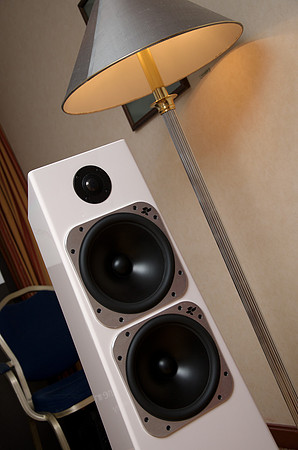 Totem Acoustic Elements Metal frontside in Ice finish