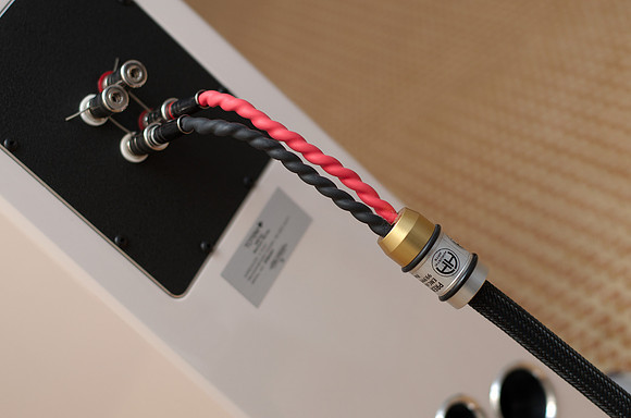 Totem Acoustic Elements Metal backside in Ice finish