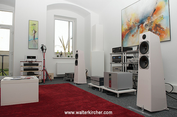 Totem Acoustic Elements Metal loudspeakers with complete Accustic Arts reference line