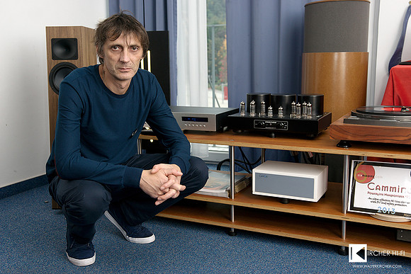Sasa Kocic in front of setup using his amplifier