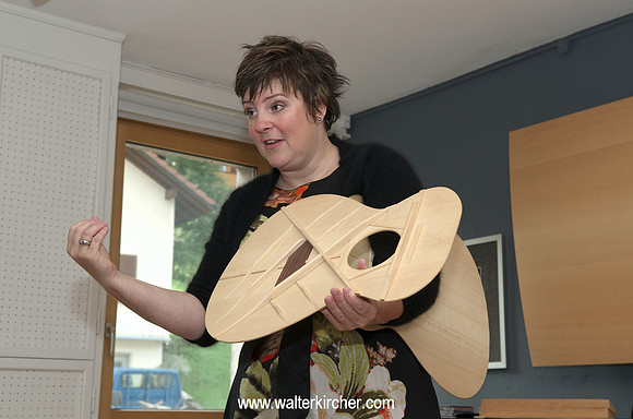 Céline Renaud, Director & Founder of JMC Lutherie SA explaining the technology behind the Soundboard