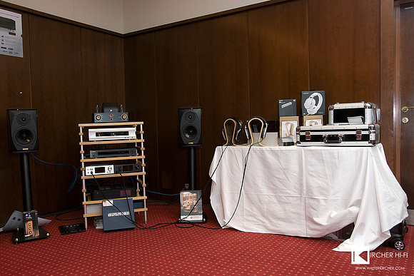 Hanzel Audio corner - big Oppo demonstration of players and magnetostatic headphones