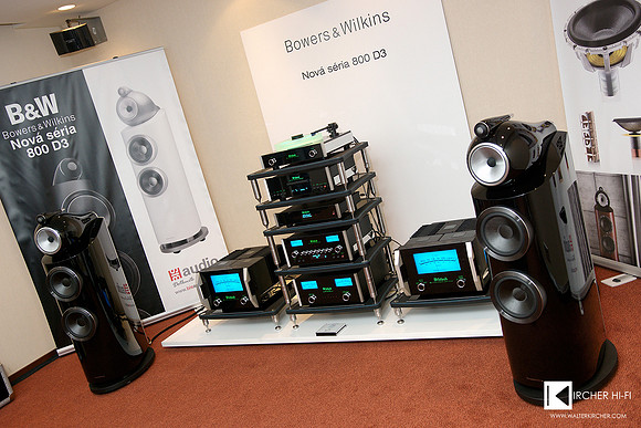 Bowers & Wilkins 800 D3 speakers with big Mcintosh Labs setup