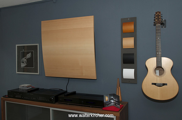 JMC Lutherie Soundboard on the wall playing