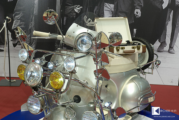 photo session for Wasami and cool Crosley record players