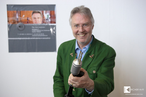 Klaus Leesemann with the Trinnov Audio microphone