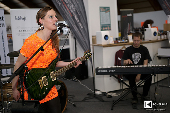 Austrian Pop singer Mary Broadcast live