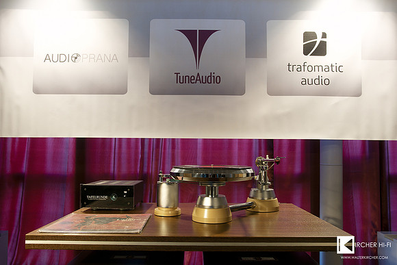 The analogue source: Klimo Tafelrunde turntable, assisted by a Transfiguration cartridge
