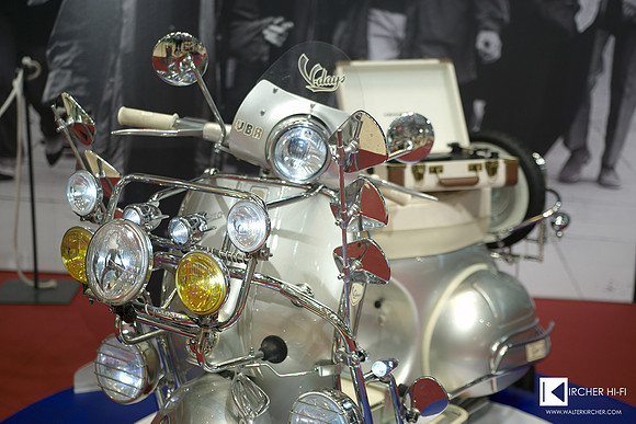 photo session for Wasami and cool Crosley record players