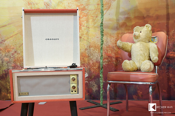 photo session for Wasami and cool Crosley record players