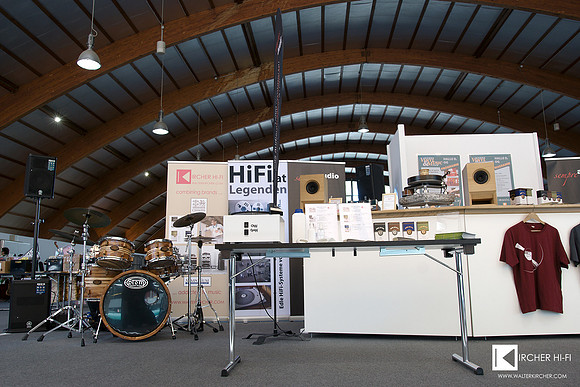 in front of Sempre Audio booth you see the table prepared for daily record cleaning workshops