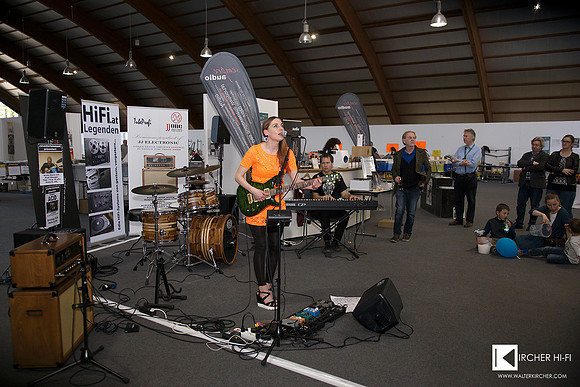 Austrian Pop singer Mary Broadcast live