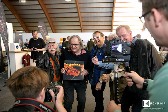 The press needs photos