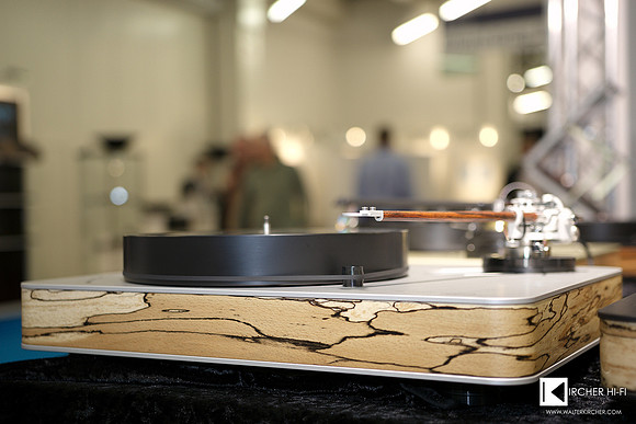 Dr. Feickert Analogue Blackbird with Reed 3P tonearm