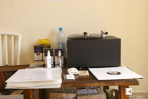 Chisto audio cosmetics cleaning station - we cleaned all records played on show!