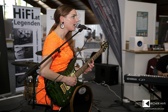Austrian Pop singer Mary Broadcast live