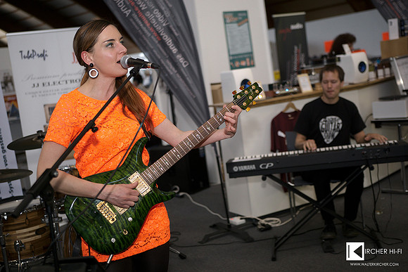 Austrian Pop singer Mary Broadcast live