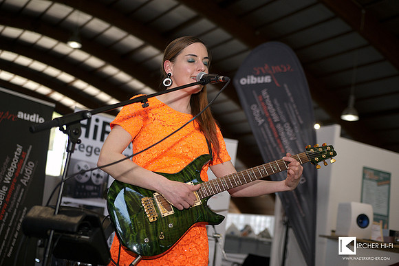 Austrian Pop singer Mary Broadcast live