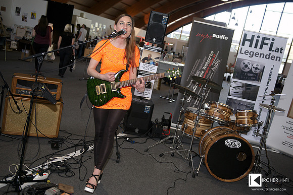 Austrian Pop singer Mary Broadcast live