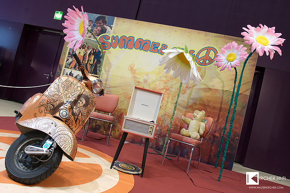photo session for Wasami and cool Crosley record players