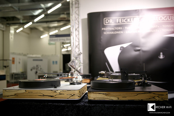 Dr. FeickertAnalogue record players: left Blackbird, right Woodpecker