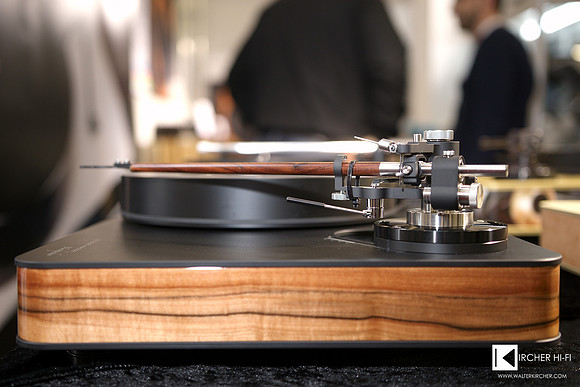 Dr. Feickert Analogue Woodpecker with Reed tonearm