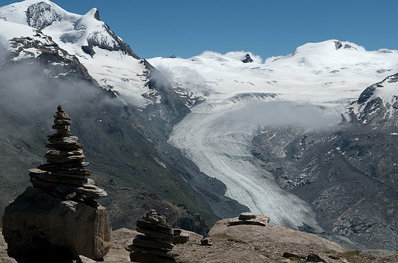 Rothorn 3103m - looking east: Findel Glacier, a valley glacier in the Monte Rosa massif (right)